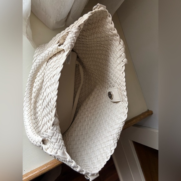 White Woven Tote Bag - Picture 4 of 7